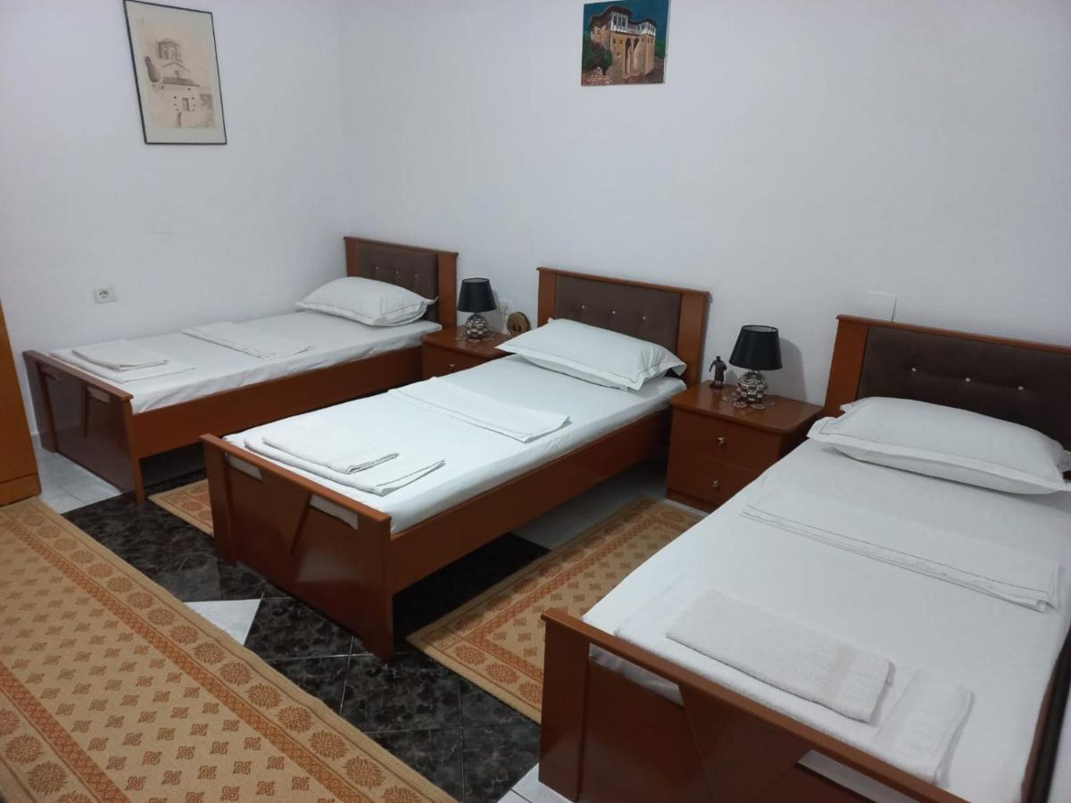 Guest House Bumbli Berat Rom bilde