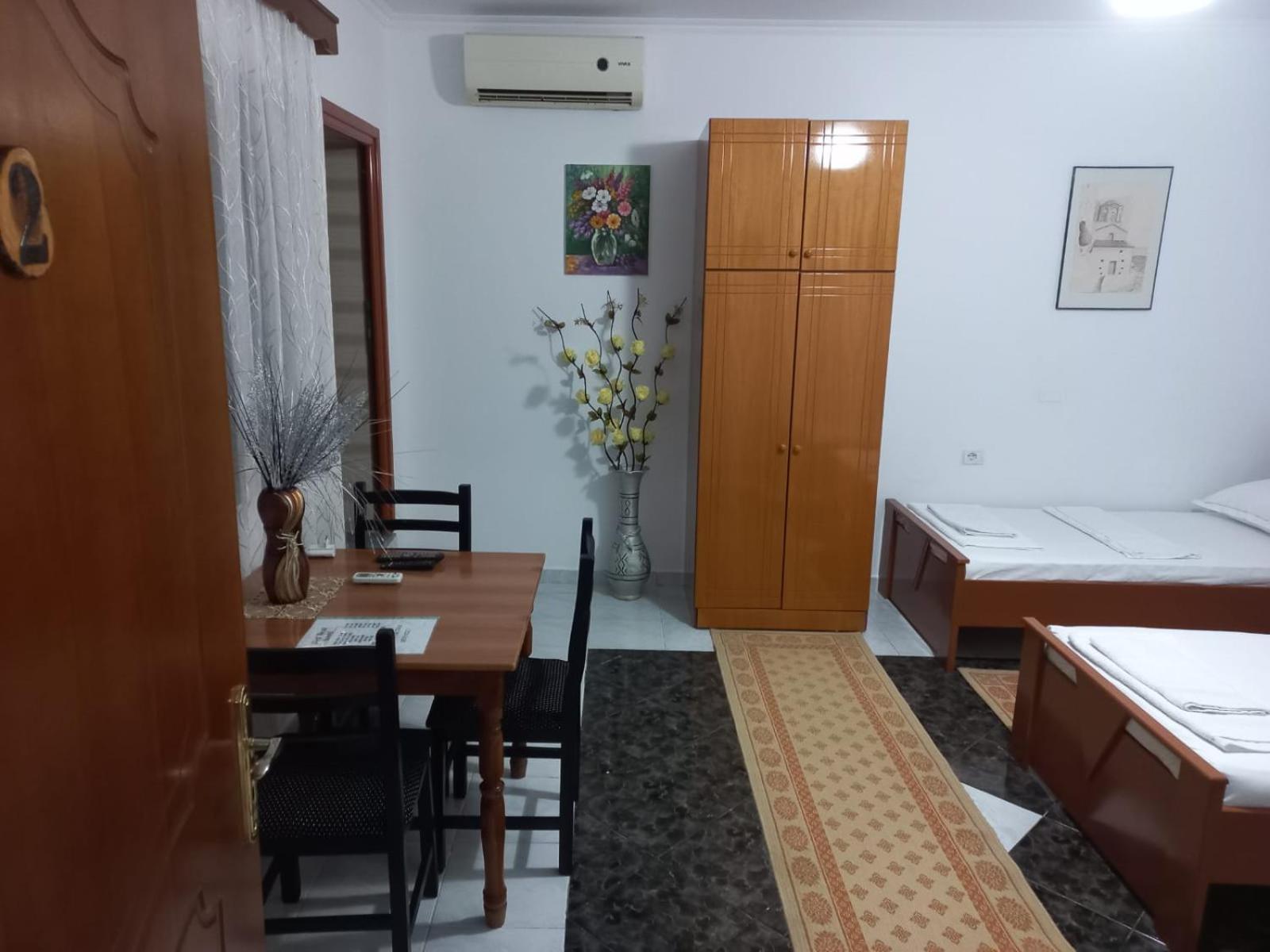 Guest House Bumbli Berat Rom bilde