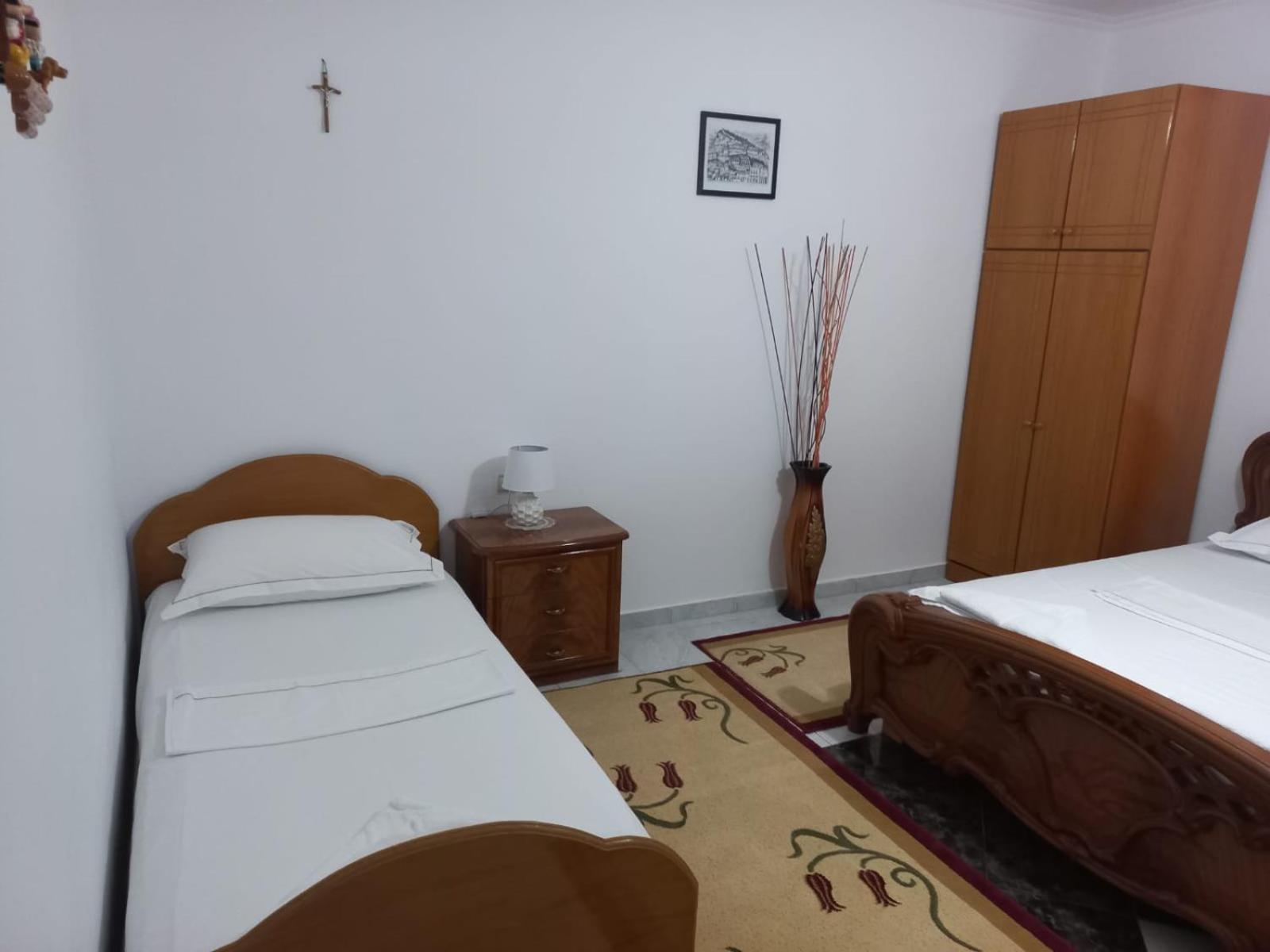 Guest House Bumbli Berat Rom bilde