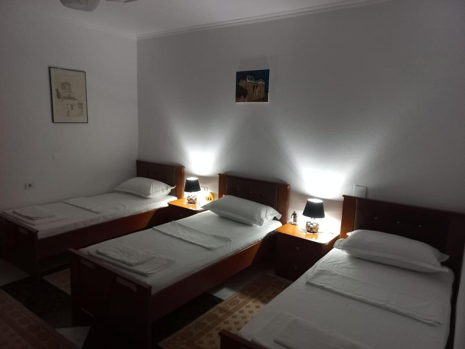 Guest House Bumbli Berat Rom bilde