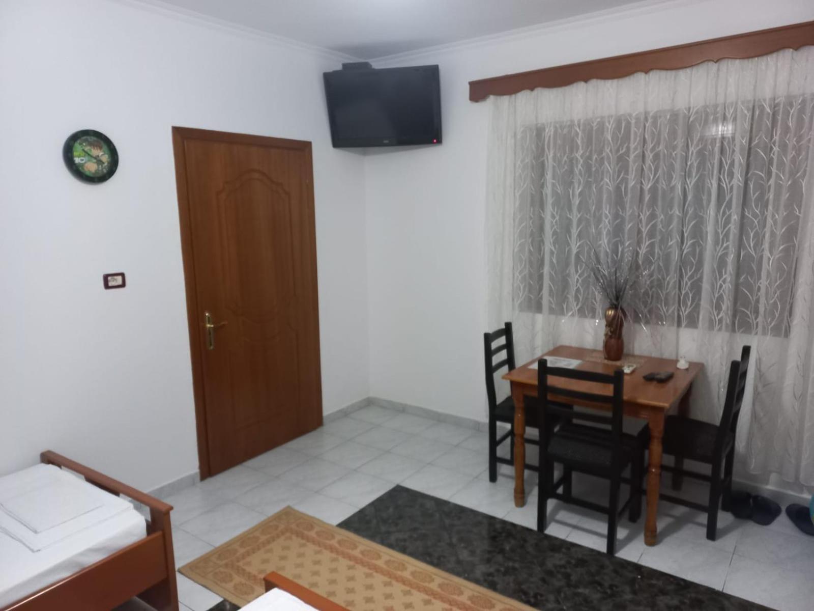 Guest House Bumbli Berat Rom bilde