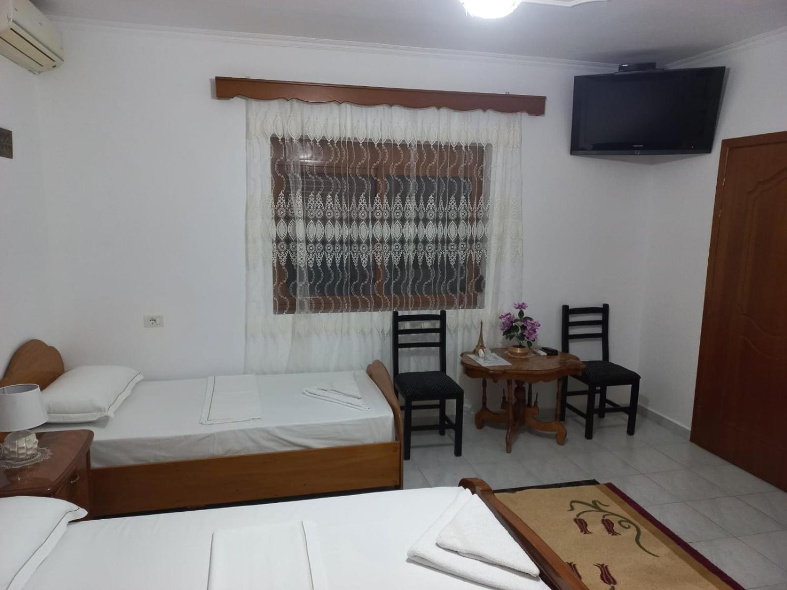 Guest House Bumbli Berat Rom bilde